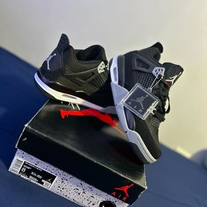 Air Jordan 4 Retro SE 'Black
Canvas'